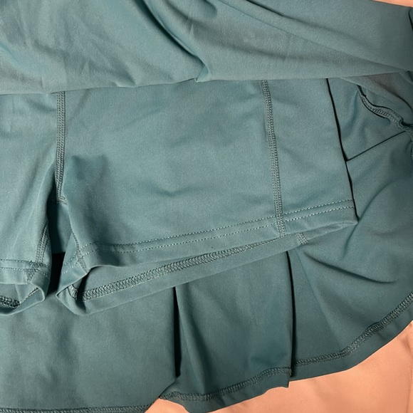 Fabletics skort - Picture 2 of 8